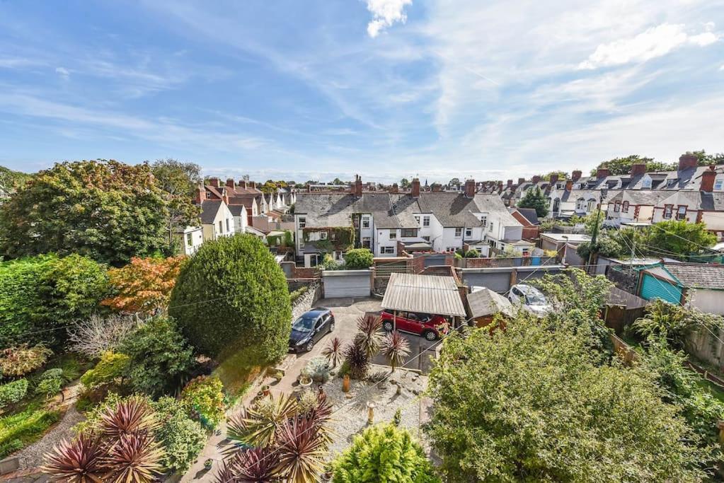 Traditional 3-Bed Property In Pontcanna With Parking カーディフ エクステリア 写真