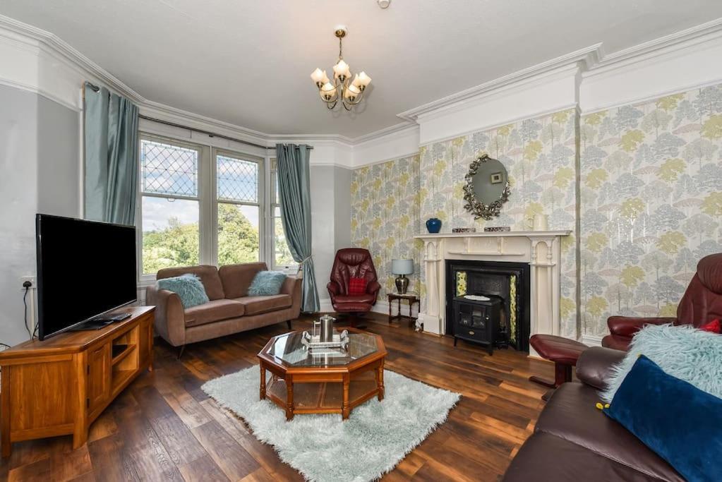 Traditional 3-Bed Property In Pontcanna With Parking カーディフ エクステリア 写真