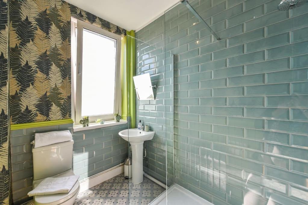 Traditional 3-Bed Property In Pontcanna With Parking カーディフ エクステリア 写真